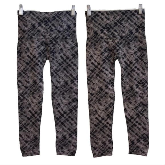 SPANX Pants - Spanx Patterned Bohemian Mid Rise Cropped Seamless Leggings Women's XS